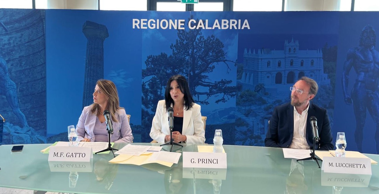 Master post laurea per giovani laureati calabresi, la Regione stanzia milioni di euro per potenziare le competenze