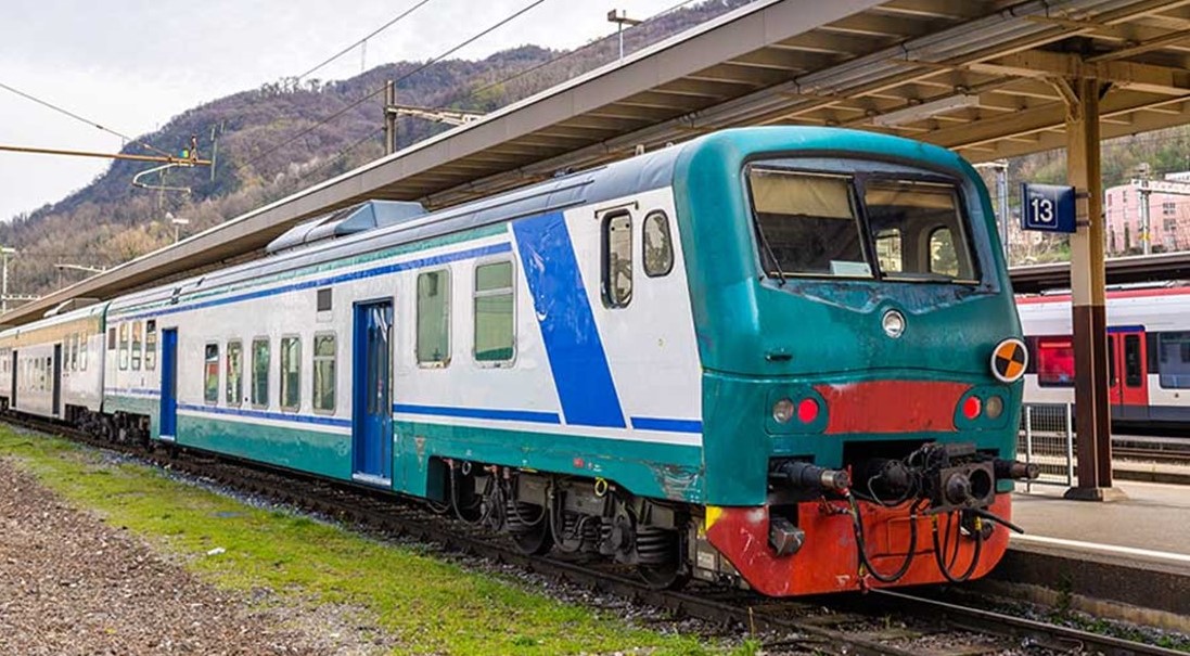 Corse treni serali, la Pro loco Capo Vaticano scrive a Trenitalia: «Totale assenza delle stazioni del Comune di Ricadi»