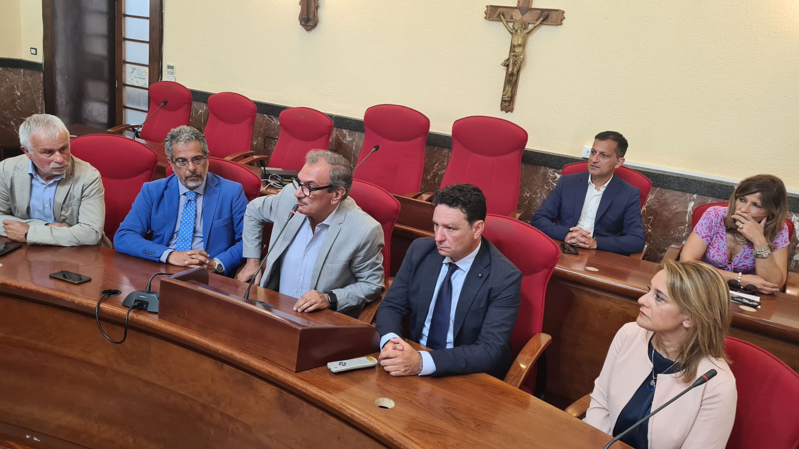 Comune di Vibo, la salvaguardia di bilancio arriva giorno 30 in Consiglio. Ma in giunta manca ancora l’assessore titolare
