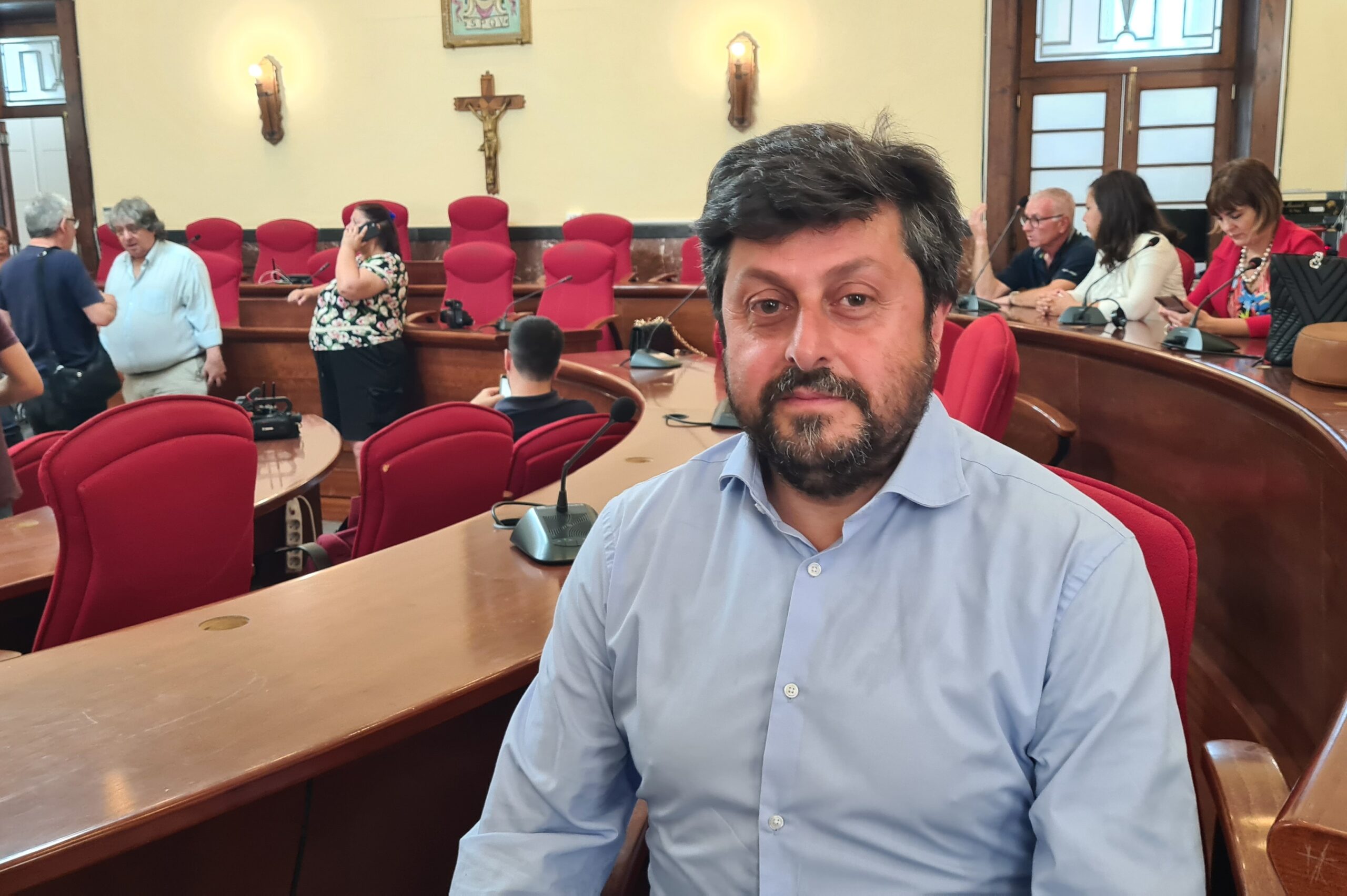 Vibo, Barbuto contro i «maniaci delle tastiere, insofferenti e calunniatori». E assicura: «Solo con noi il miglioramento della città»