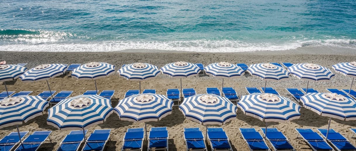 Sciopero degli stabilimenti balneari: flop nel Vibonese. Ombrelloni aperti sulla Costa degli Dei e vacanzieri in spiaggia