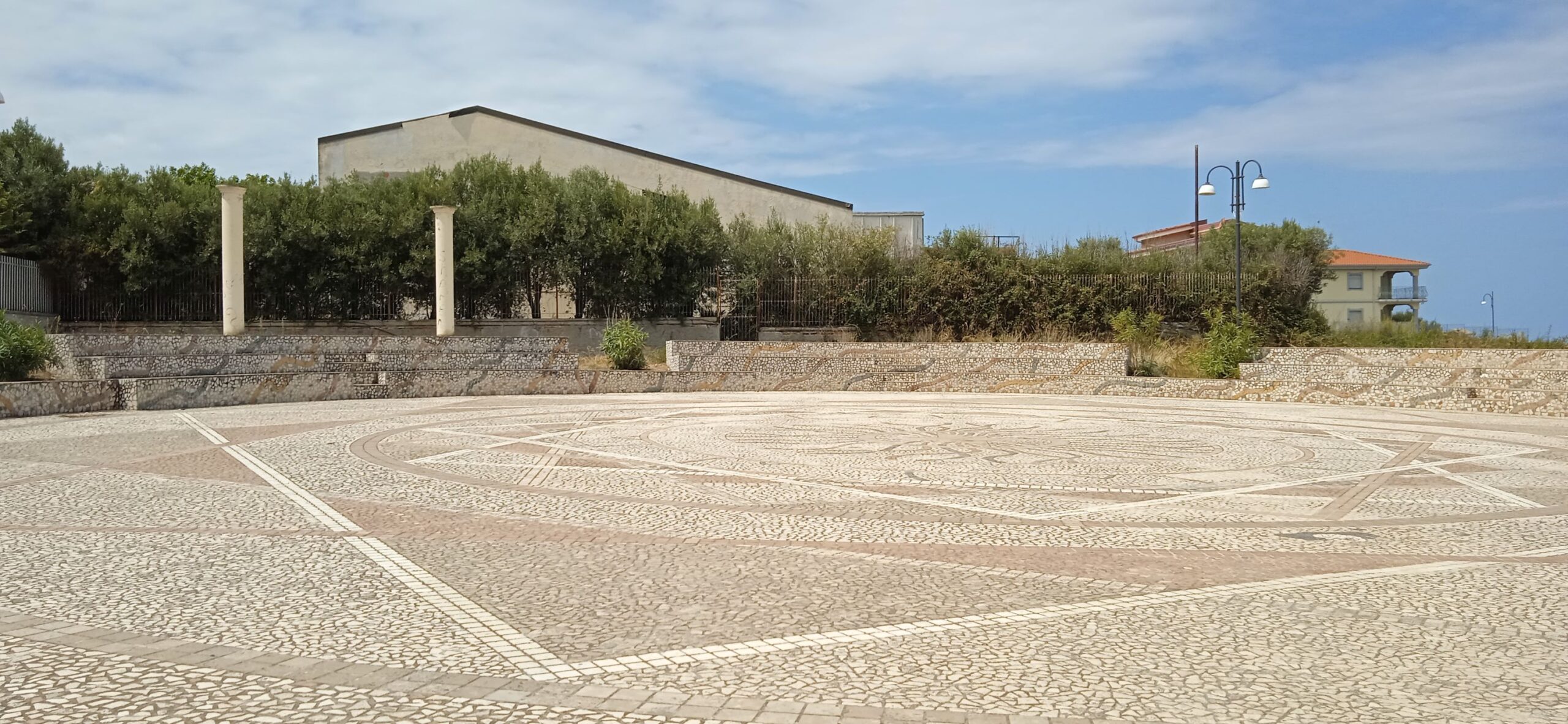All’anfiteatro di Briatico la presentazione dello Smartbook “Esperienze Vibonesi”