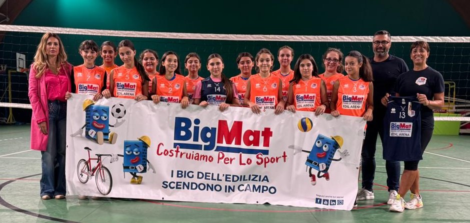 Pallavolo, Todosport Vibo Valentia e BigMat insieme: consegnate le divise e le maglie