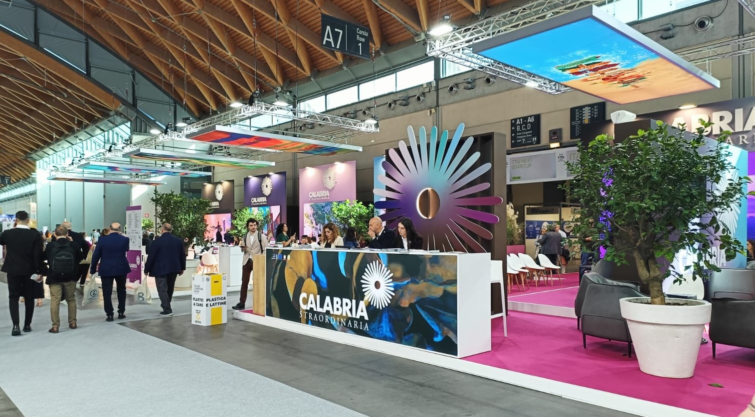 Turismo, la Calabria al TTG Travel Experience di Rimini: «La regione cresce nell’offerta ed è riferimento per molti turisti»