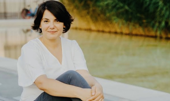 A Tropea di scena il volume “Il Cognome delle donne”: romanzo coinvolgente e appassionante