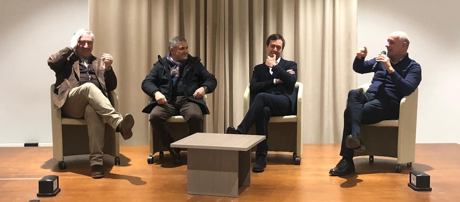 La campagna di ascolto di Forza Italia fa tappa a Pizzo Calabro: presenti i vertici locali e regionali