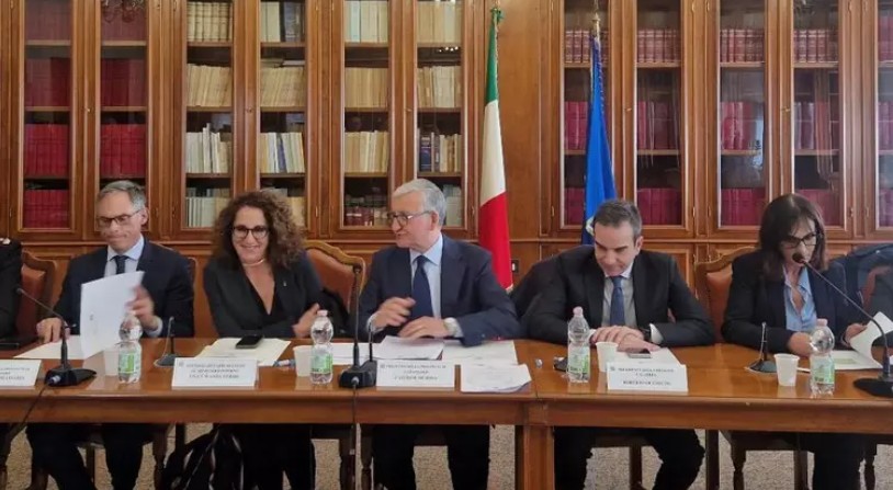 Campo rom a Lamezia “sgomberato e smantellato entro l’estate”
