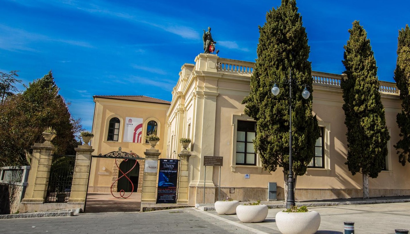 Mostra al Museo Lìmen di Vibo Valentia: “Cesare Berlingeri. tra le pieghe dell’arte”