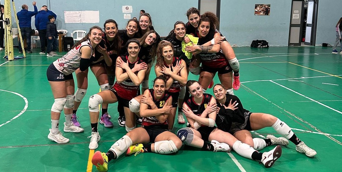 Volley Serie B2 femminile, la Tonno Callipo operaia lotta e vince con carattere e sacrificio