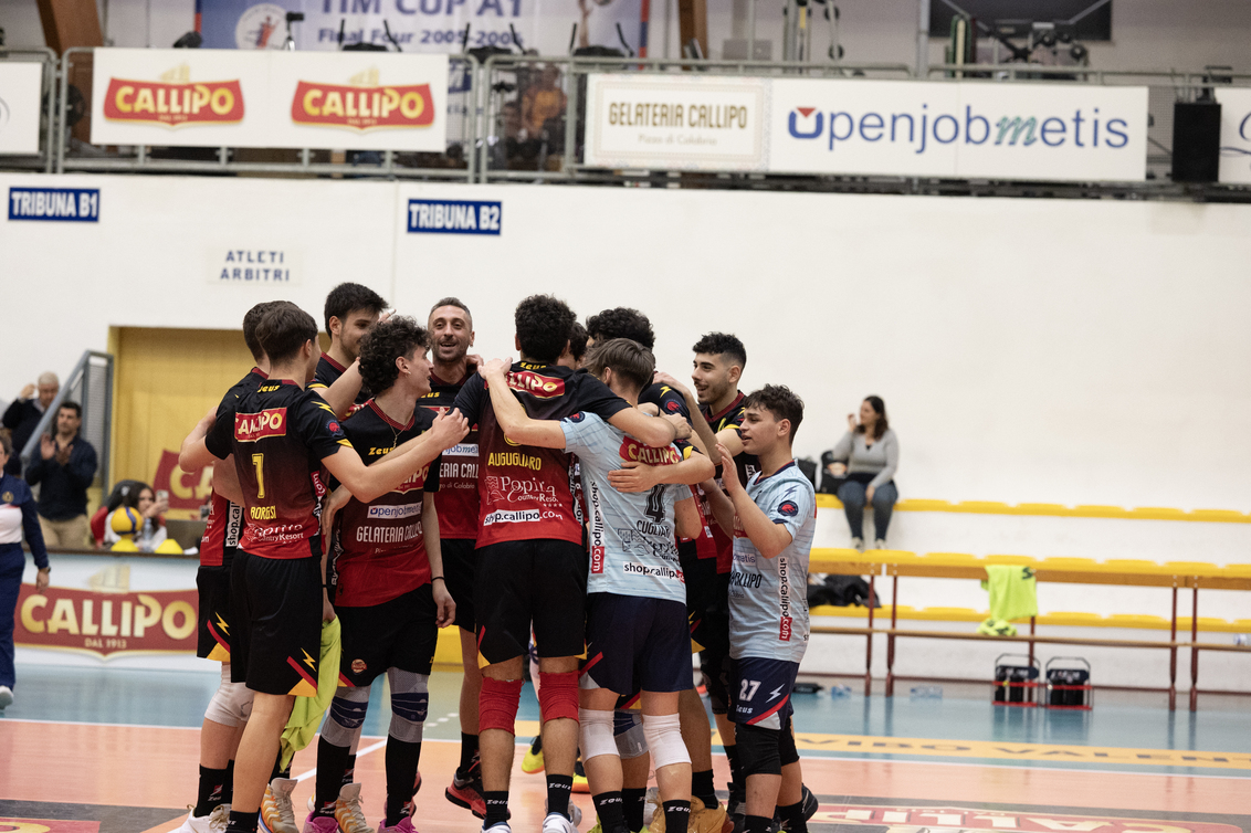 Volley. La Tonno Callipo batte il Catania e si prepara al derby con la capolista Lamezia